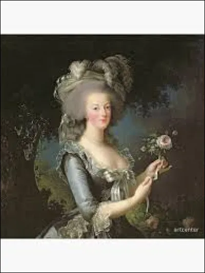 Quel était le lien de parenté entre la mère de l'Aiglon et Marie-Antoinette, la reine de France épouse de Louis XVI ?