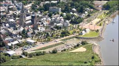 Couëron, 22 600 habitants et 8e ville du département, appartient à l'agglomération de ...