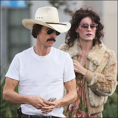 "Dallas Buyers Club" est le titre d'un film interprété par Mathew McConaughey.