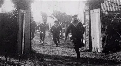 Qu'invente James Williamson dans le petit film "Attaque d'une mission en Chine" ?