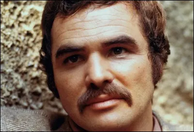 Qui est cet acteur américain qui joue le premier rôle dans le film ''Tu fais pas le poids, shérif !'' réalisé en 1980 par Hal Needham ?