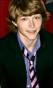 Dans quelle srie joue-t-il ?