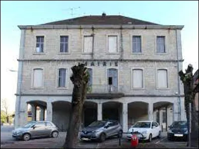 Commune de l'arrondissement de Belley, à la confluence du Rhône et de la Pernaz, Serrières-de-Briord se situe dans le département ...