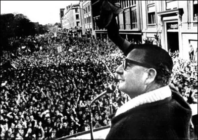 Quel plan secret met en place Washington pour couper la route à Allende ?