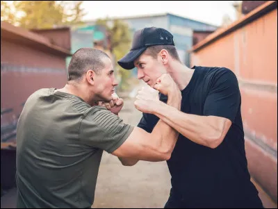 Que fais-tu si quelqu'un t'attaque/t'agresse sur la rue ?