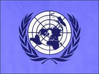 A la suite de l'éclatement du bloc de l'Est, combien de pays intègrent l'ONU ?