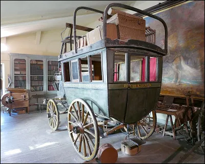 Qui, en 1929, pour W.P. Kellino, est magicien avec Doublepatte ?