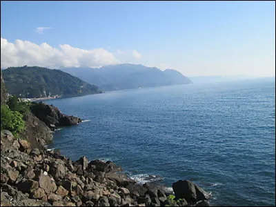 Quelle mer borde la Géorgie ?