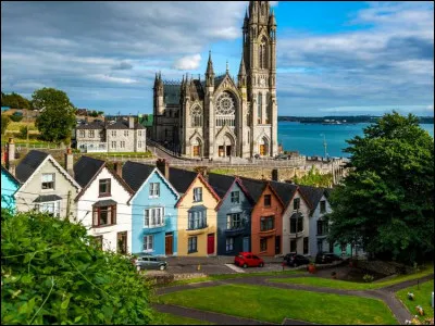 Ce port est la deuxième ville de la République d'Irlande avec 200 000 habitants :