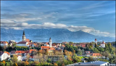 Cette ville slovène de 55 000 habitants, traversée par la Save, c'est ...