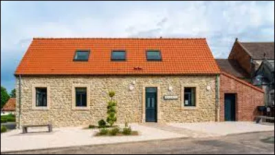 Je vous emmène dans les Hauts-de-France, à Bellebrune. Village de l'arrondissement de Boulogne-sur-Mer, membre de l'association des communes de France aux noms burlesques et chantants, il se situe dans le département ...