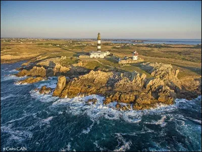 Géographie : Quelle île du Finistère est la terre la plus occidentale de la France métropolitaine ?