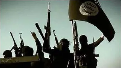 Lequel de ces groupes djihadistes ayant prêté allégeance à l'EI agissait en Libye ?