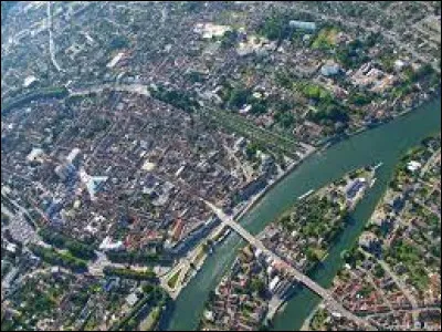 Sens : quel cours d'eau traverse Sens ?