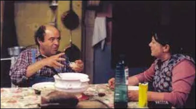 Dans ce film, avec Jacques Villeret, Josiane Balasko et André Dussollier, Joseph Braconnier dit "Jojo", éleveur de chèvres, tue sa femme Lucienne dite "Lulu" : quel est le titre de ce film sorti en 2001 ?