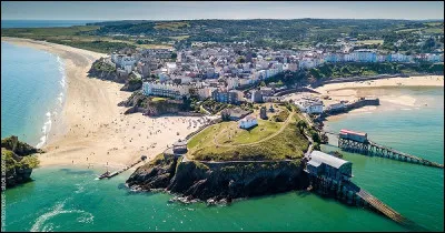 Quelle mer borde le pays de Galles ?