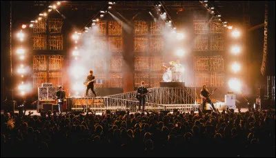 Frédérique Hoschedé : Une star incontestée qui a rempli 59 Bercy, 54 Zénith et 42 Olympia durant sa carrière. Mais... qui est-ce ?