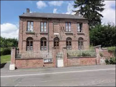 Petit village Axonais de 27 habitants, traversé par la Brune, Cuiry-les-Iviers se situe dans l'ex région ...