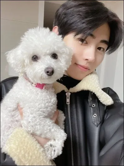 Comment s'appelle son chien ?