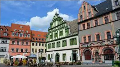 Ce Land, situé dans l'ouest de l'ancienne RDA, au centre du pays, est en partie forestier, considéré comme le "coeur vert de l'Allemagne" ; sa capitale est Erfurt :