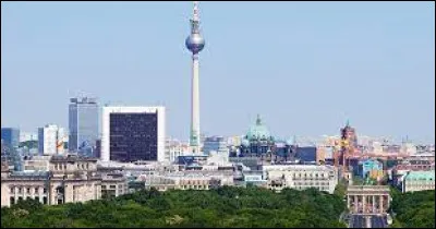 A quel Land la ville de Berlin appartient-elle ?