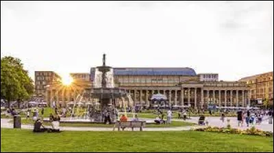 C'est le troisième Land allemand par la superficie et troisième par la population avec 11 millions d'habitants ; il correspond au sud-ouest du pays et a pour capitale Stuttgart :