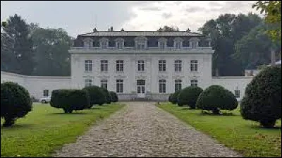 Je vous emmène dans le Nord, à la découverte du château de Roucourt. Nous serons bien évidemment en région ...