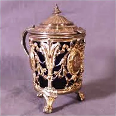 Quel récipient de table devint incontournable sur les tables des ducs de Bourgogne au XIVe siècle ?