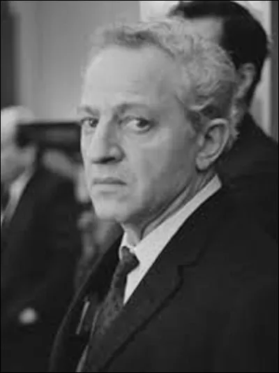 Réalisateur, scénariste, producteur et acteur américain, Jules Dassin naquit le 18 décembre 1911 à Middletown (Connecticut) et mourut à Athènes le 31 mars 2008. Père de Joe Dassin, on lui doit des films comme ''Les Forbans de la nuit'' (1950) ou ''Du rififi chez les hommes'' (1955). Quelle actrice ayant tourné dans huit de ses longs métrages épousa-t-il en seconde noce en 1966 ?