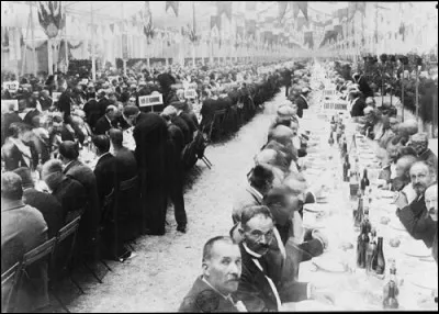 22 septembre 1900, Émile Loubet a invité tous les maires de France à un gigantesque banquet. Il seront 22.965 à répondre présent. Donné au jardin des Tuileries pendant l'exposition universelle de Paris, c'est probablement l'un des plus grands banquets jamais vu. La date en est symbolique, c'est l'anniversaire de...