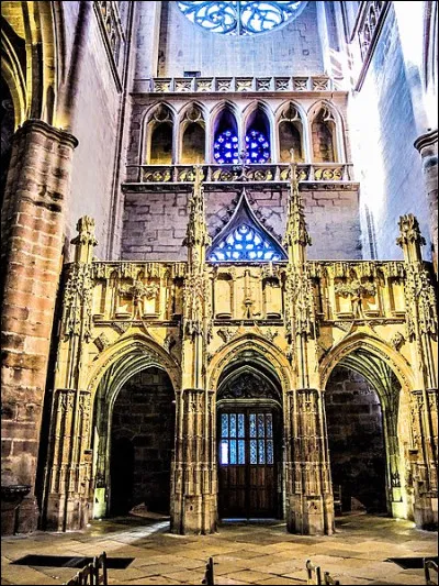 Quelle lettre faut-il remplacer pour obtenir un citoyen appelé à siéger lors d'un procès ?