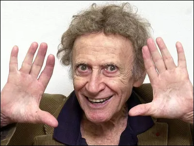 Qui est ce mime, auteur du mimodrame ''Le Manteau'' ?