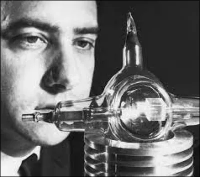 Qui a inventé le laser optique en 1960 ?