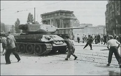 17 juin 1953, une insurrection dans une capitale d'Europe du bloc soviétique est durement réprimée : où était-ce ?