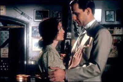 D'après le titre d'un film de Woody Allen, de quelle couleur est le rose du Caire ?