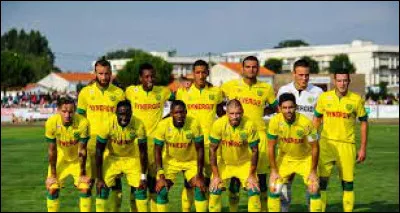 Quelle équipe de football est surnommée ''Les Canaris'' ?