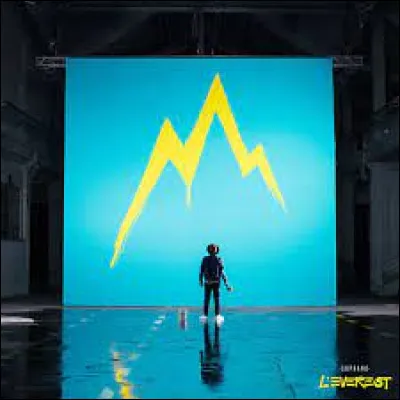 En feu - Soprano 

''Comme l'équipe ________ en coupe du monde au Brazil (j'suis en feu)
Ce soir, je suis un Warrior, appelle-moi Stephen Curry (j'suis en feu)
Je sors de deux heures de sport, amène-moi Teddy Riner (j'suis en feu)
Comme ce grand blondinet énervé contre Freezer (j'suis en feu)
Ce soir, je ne joue pas mais j'repars avec le trophée (j'suis en feu)
Tu m'as appelé Kirikou, ce soir je suis John Coffey (j'suis en feu)
Comme la s&oelig;ur de Beyoncé dans l'ascenseur avec Jay Z (j'suis en feu)
Ou comme les trois petits à six heures du mat' sur mon lit (j'suis en feu)''