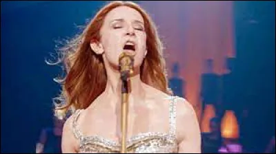 Quel nom porte le film qu'elle réalise en 2021, et qui retrace la vie de Céline Dion ?