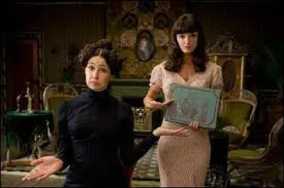 Dans quel volet des aventures d'Astérix joue-t-elle au cinéma ?