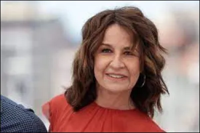 À quel héroïne Disney prête-elle sa voix dans un dessin animé de 1999 ?