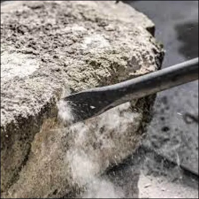 Quelle lettre faut-il remplacer pour obtenir le trésor pris aux ennemis ?