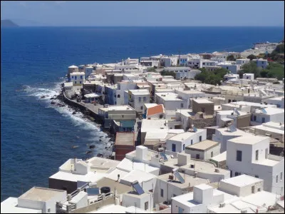 Que signifie l'adjectif "palaios" ?