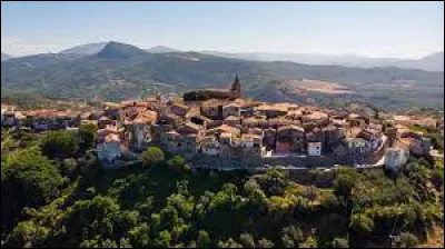 Située entre les Abruzzes et la Campanie, c'est la deuxième plus petite région et la deuxième moins peuplée ; elle possède une petite façade maritime sur la mer Adriatique et son petit chef-lieu est Campobasso :