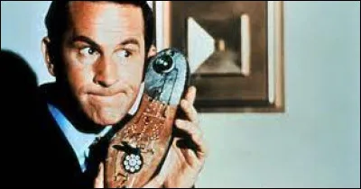 Dans la série des années 60, quel numéro porte l'agent Max la Menace ?