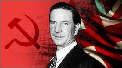 Comment s'appelle cet espion du MI6 devenu célèbre lorsqu'il s'avère qu'il a été un agent des services de renseignement soviétiques tout le long de sa carrière ?