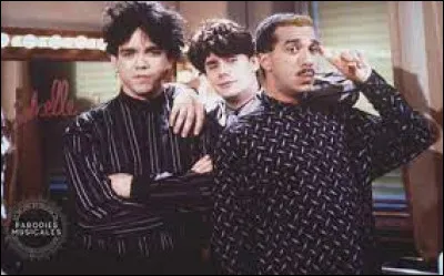 D'après un sketch des Inconnus, dans lequel ils parodient le groupe Indochine, qui a les yeux bleus ?