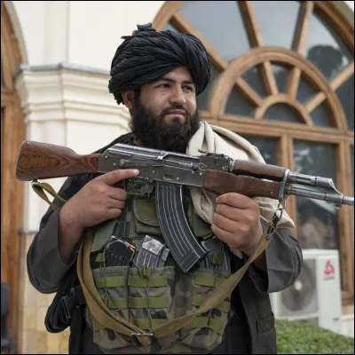 En Afghanistan, le taux d'ach&egrave;vement de l'&eacute;cole primaire pour les petites filles &eacute;tait de 8 % en 2000. Il a progress&eacute; de fa&ccedil;on spectaculaire pendant les 20 ann&eacute;es suivantes, pour atteindre juste avant le retour des talibans, le chiffre de...