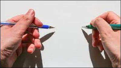 Comment appelle-t-on une personne qui possède la même adresse, la même aisance de la main droite et de la main gauche ?