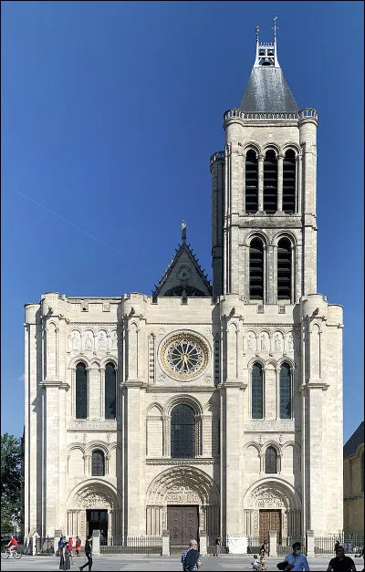 Saint-Denis est une basilique gothique située dans la ville du même nom, c'est la nécropole des rois de France.