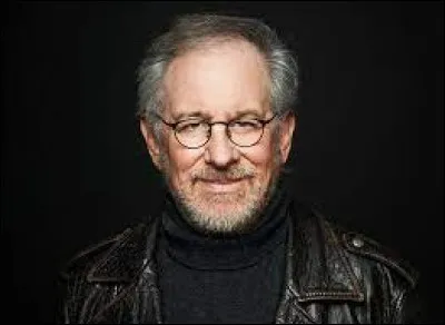 Qui est ce cinéaste réalisateur du film ''Il faut sauver le soldat Ryan'' ?